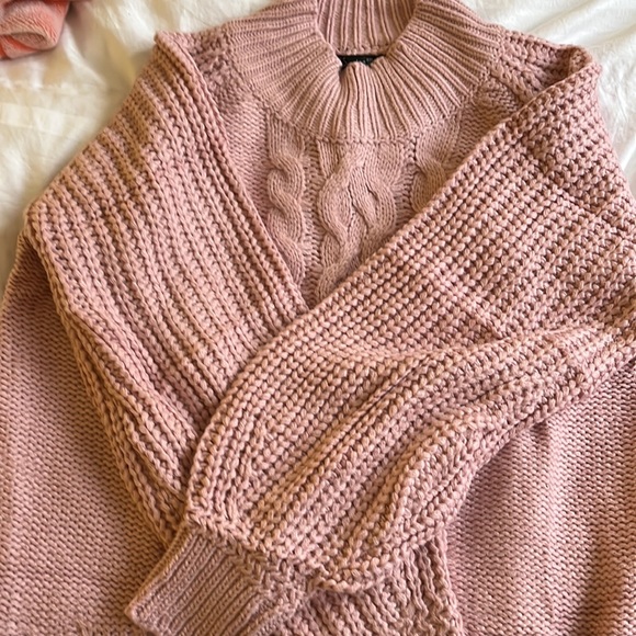 Womens pink sweater - Picture 2 of 5